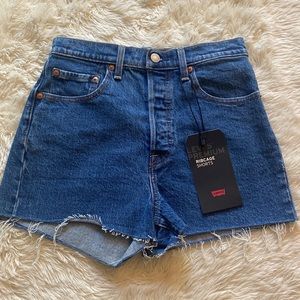 NWT Levi’s ribcage shorts